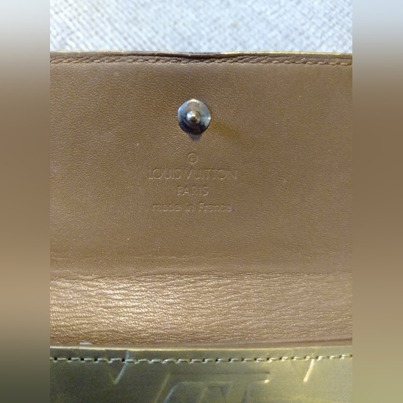 PENDING TRADE ❣️ 🎉SALE - Louis Vuitton wallet - Picture 4 of 10